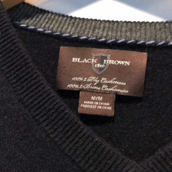 V-neck cashmere - Picture 2 of 2